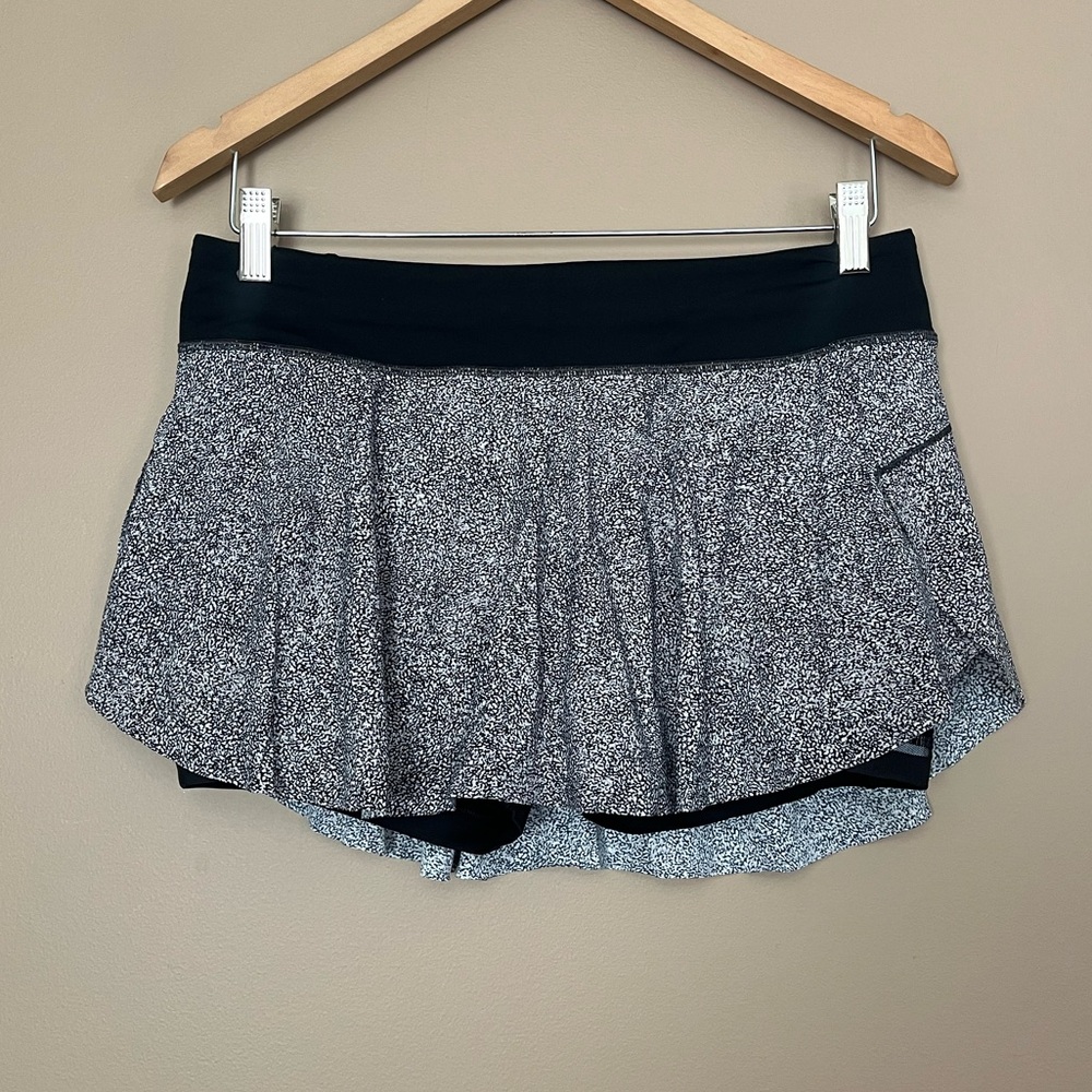 {Lululemon} Final Lap Skirt in Black & White - Womens 8